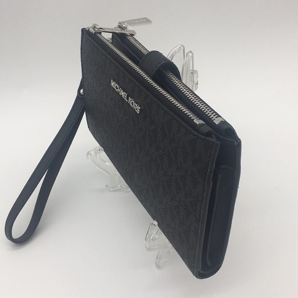 MICHAEL KORS LG DOUBLE ZIP WRISTLET BLACK - Picture 3 of 8